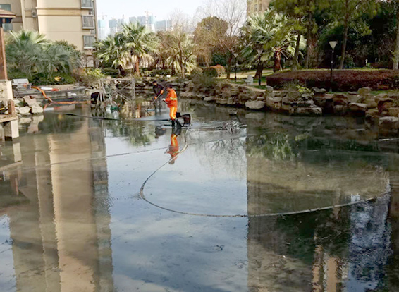 定城镇景观池淤泥清理